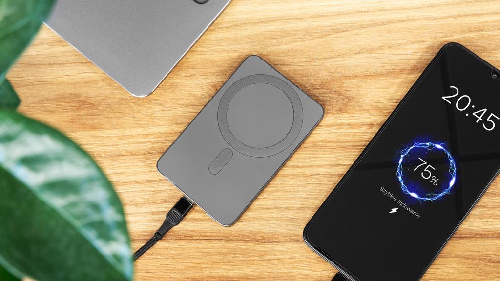Kruger&Matz 5000 mAh Mag Safe inductive POWER BANK gray