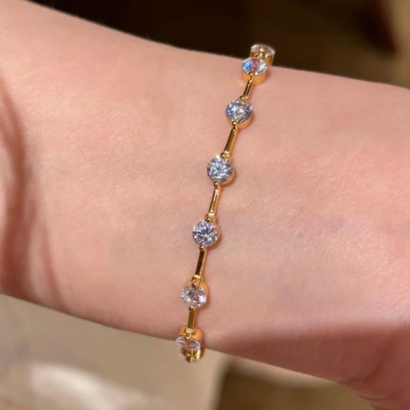 

Light luxury unique round diamonds inlaid bracelets for women high-end exquisite and simple bracelet fashion party jewelry gift золотий