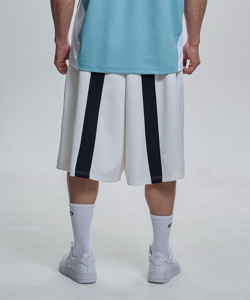 Toleonseu Double Panel Bermuda Pants - White