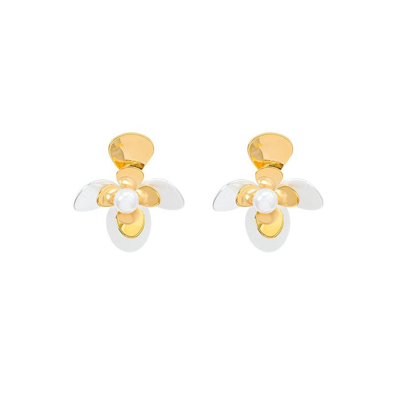 Sterling silver needle contrasting color flower pearl stud earrings women's real gold electroplating high-end earrings niche temperament ear jewelry