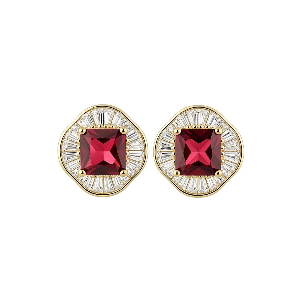 Silver Needle Luxury Zircon Square Stud Earrings – Retro Geometric Style, Niche & Versatile Design.
