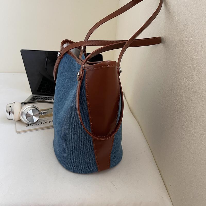 DenimTote Bag Women Fashion Shoulder Bag Casual Daily Use Structured Handbag