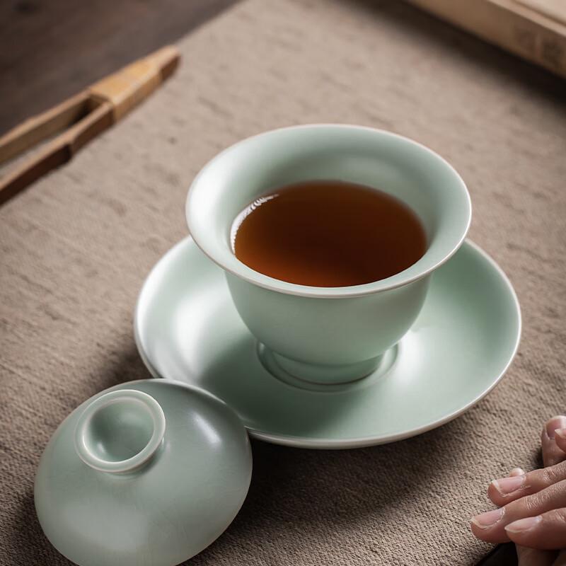 Ru Ware Ceramic Gaiwan Tea Set with Hand-Painted Blue Lines