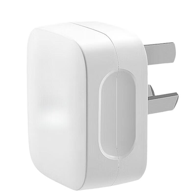 10A Three-Pole Power Plug
