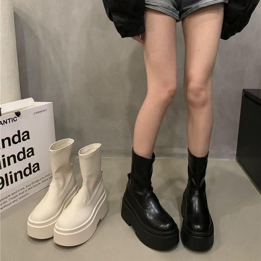2025 New Autumn and Summer Foreign Thick-soled Martin Boots Korean Version of Thin Boots Women Look Good and Versatile Small People Look Thin Fashion