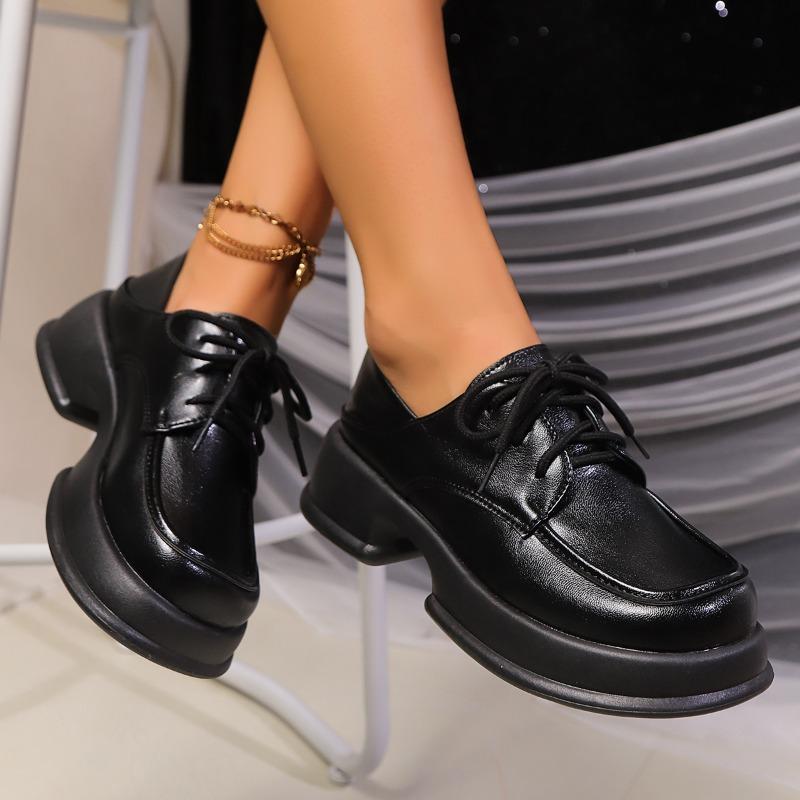 2024 Frühling und Herbst Neue Retro Lässige Damen Britischer Stil Dicksohlige Slipper Modische Vielseitige Bequeme Passform Schuhe
