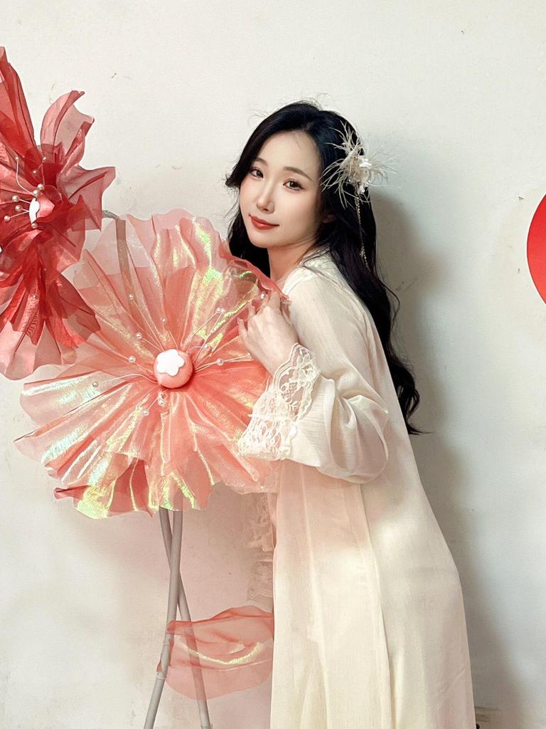 Gauze Flower Wedding Aisle Runner and Room Decoration