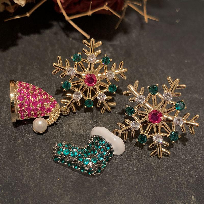 Asymmetrical Colorful Rhinestone Snowflake Hat Boot Earrings for Women Luxury Crystal Christmas Tree Drop Earrings Party Jewelry