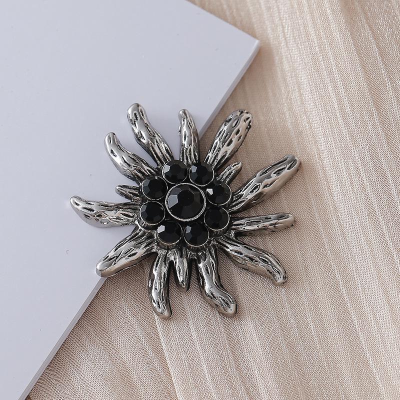 Autumn Edelweiss Rhinestone Shoe Buckles & Flower Accessories