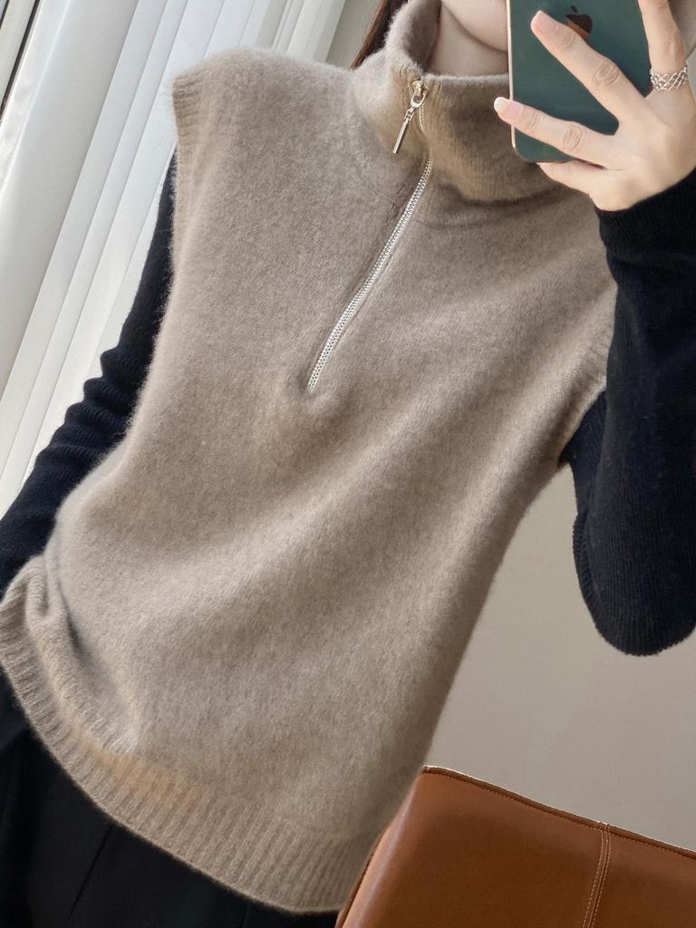 Women's Double-Layer Stand Collar Wool Vest: Sleeveless, Knit, Casual, and Versatile for Layering.