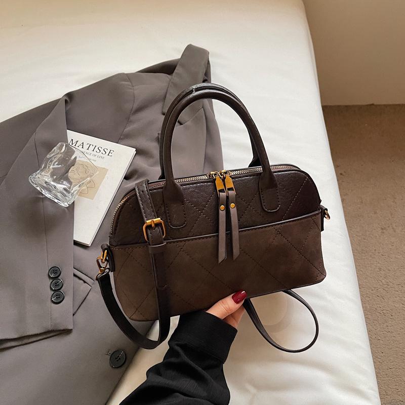 

Популярная сумка-ракушка весна новая повседневная простая модная портативная женская сумка простая трендовая на плечо сумка-мессенджер темно-коричневого