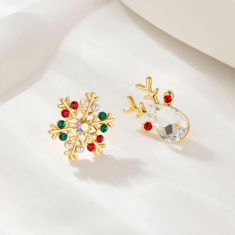 

Christmas Snowflake Reindeer Stud Earrings: Festive, Versatile, and Stylish Ear Accessories
