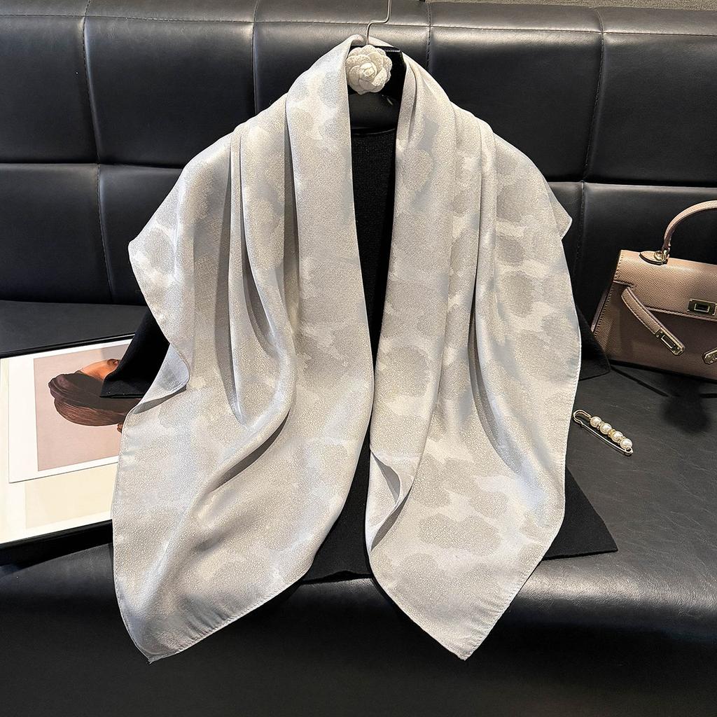 2025 Latest Women's Fashion Hijab Silky Muslim Square Shawl Luxury Brand Soft Female Scarf Spring and Autumn Sun Protection