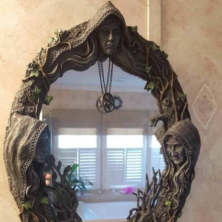 Halloween Magic Mirror Ornament Triple Muse Ornament Design Garden Fairy Tale World Creative Featured Pendant