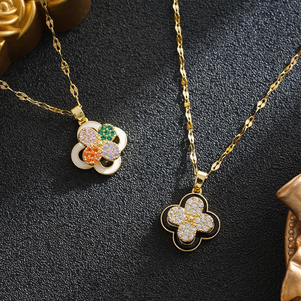 Versatile Four-Leaf Clover Rotating Pendant Necklace - High-End Influencer Style