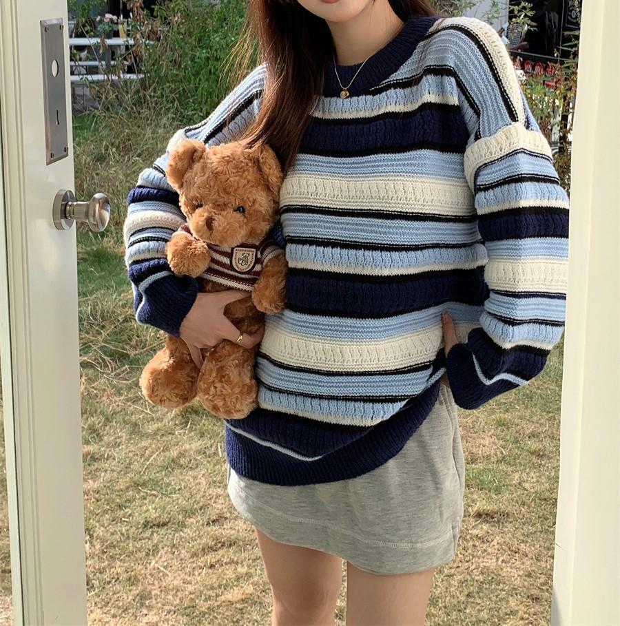 Large size loose contrasting color striped crew neck sweater women's autumn and winter Korean wear retro lazy style knitted sweater top women
