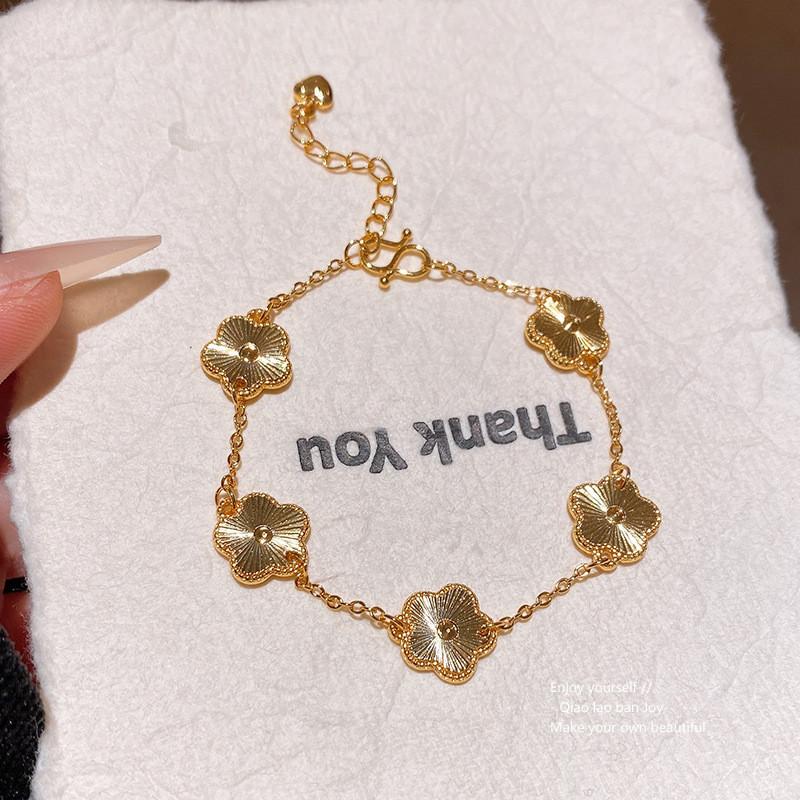 New Chinese Style Titanium Steel Flower Bracelet With Dshaped Pattern For Women