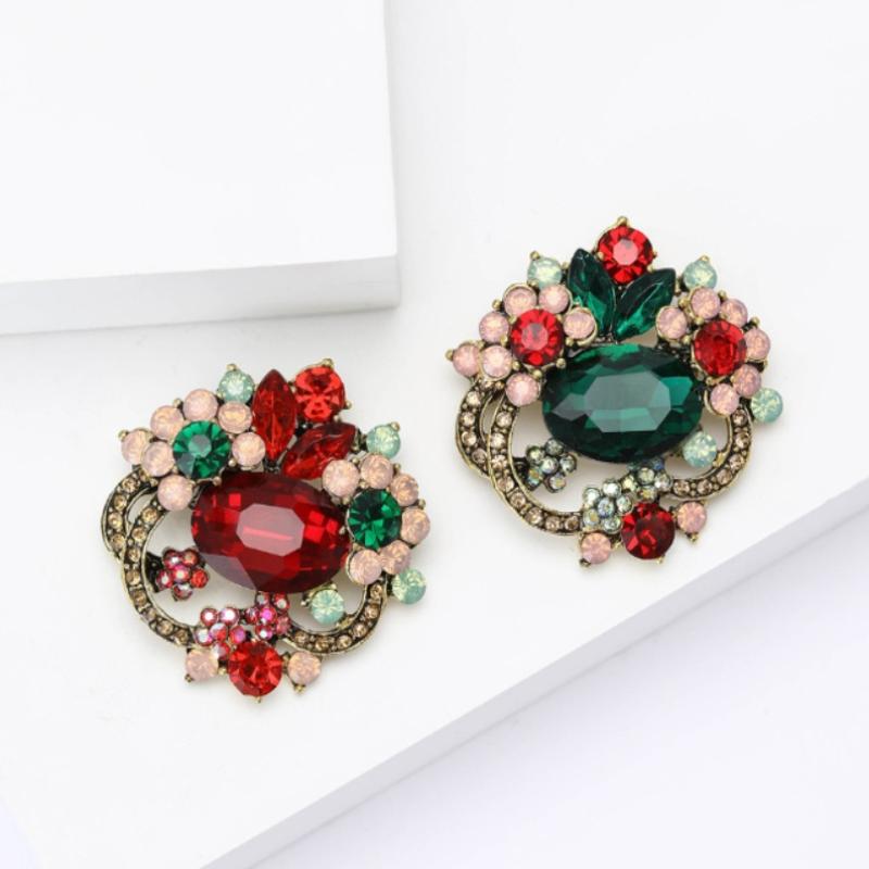 Fashion Crystal Flower Brooches For Women Clothing Coat Casual Jewelry Accessries Gifts