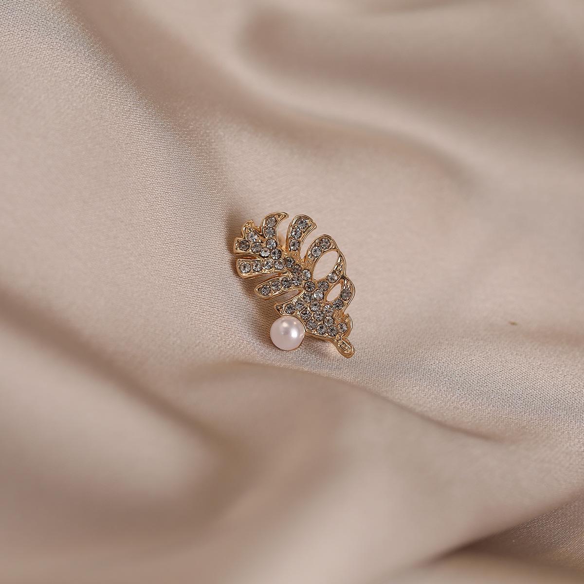 

Брошь Маленький Лист Антибликовая Высококлассная Антибликовая Застежка Универсальная Брошь Значок на Воротник Брошь