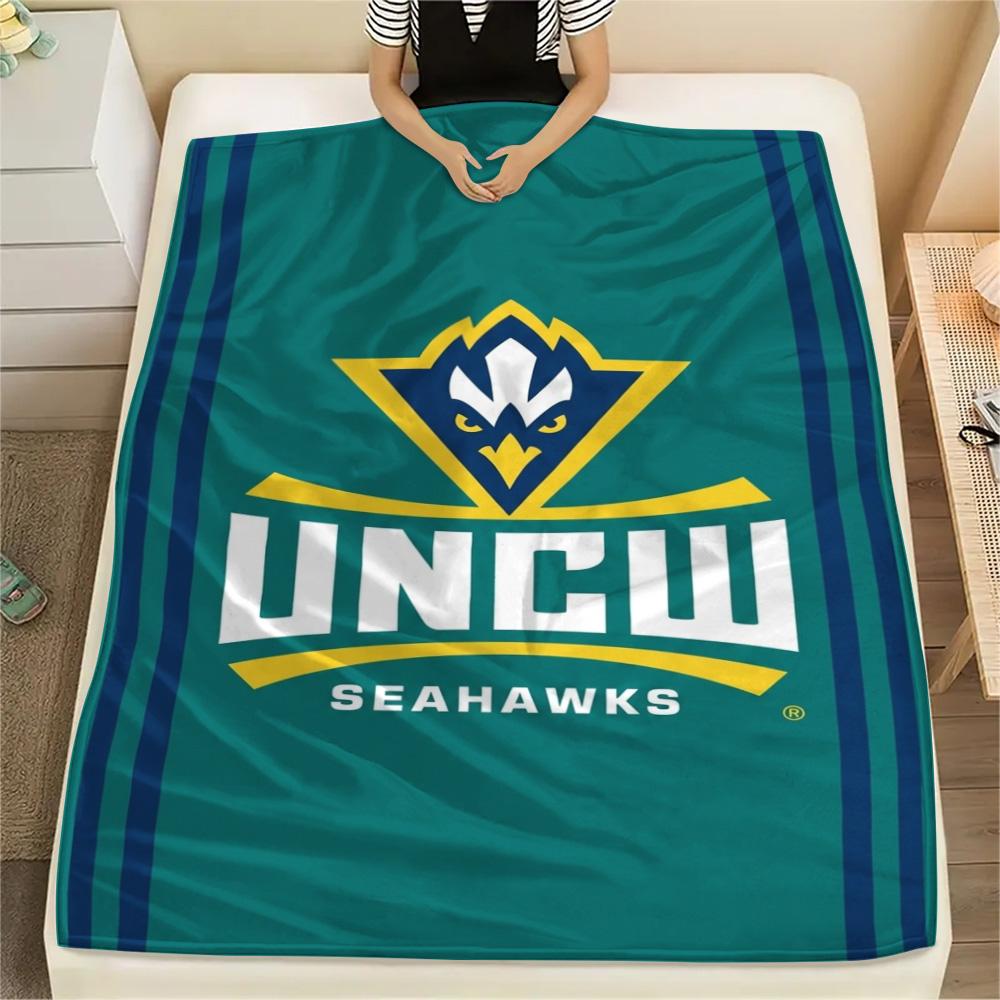 UNC Wilmington Seahawks Print Flannel Blanket High Quality Warm Comfortable Cover for All Seasons Perfect for Gifts Home Decor