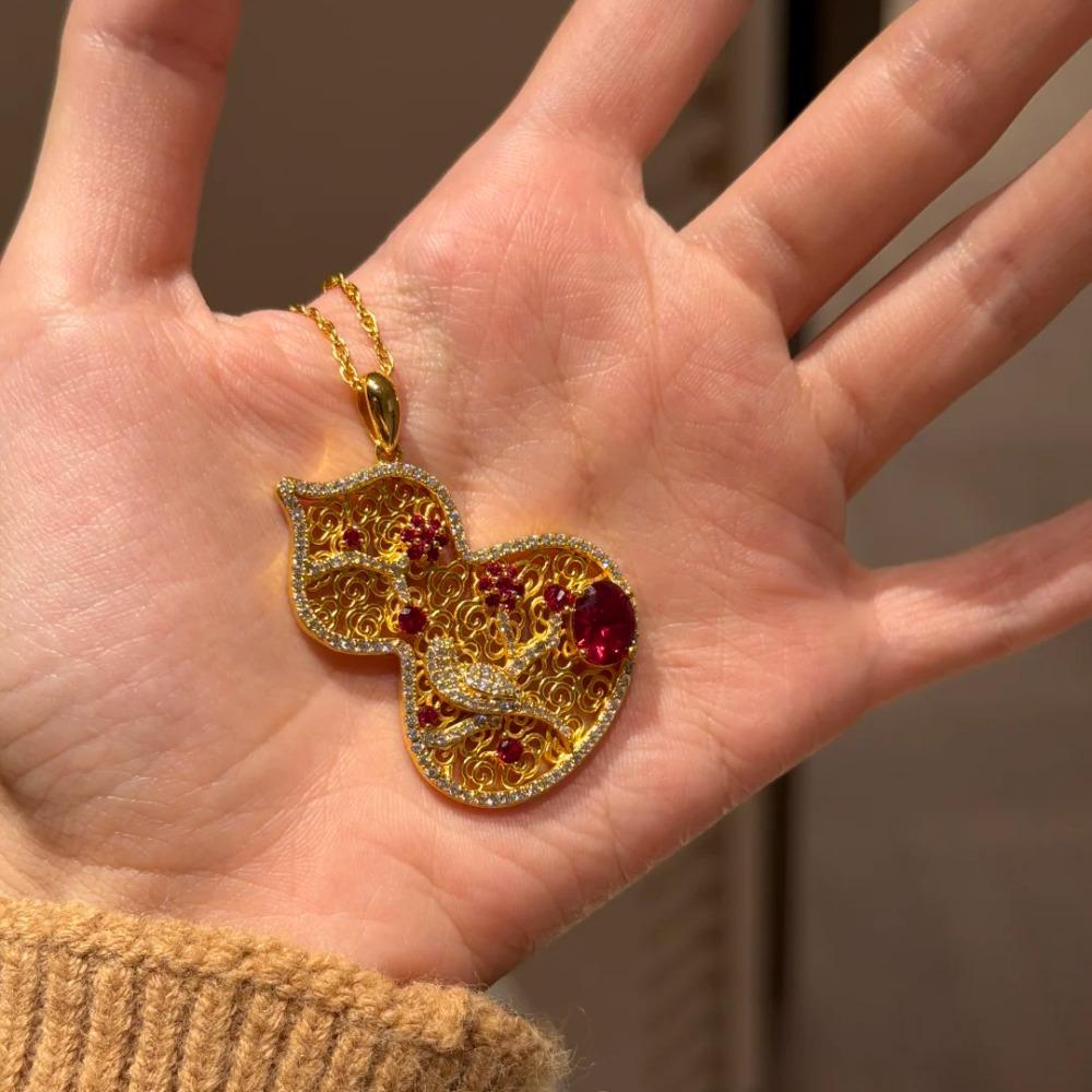 Red Corundum Floral Window Fu Lu Pendant Hollow Colorful Diamond Flower Magpie Plum Gourd Necklace Women