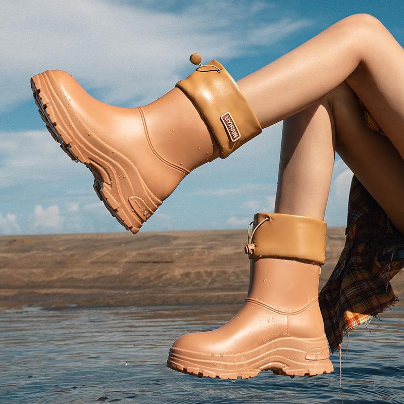 Short rain shoes thick-soled women's rubber shoes outdoor wear non-slip water boots thickened water shoes velvet short rain boots fashion