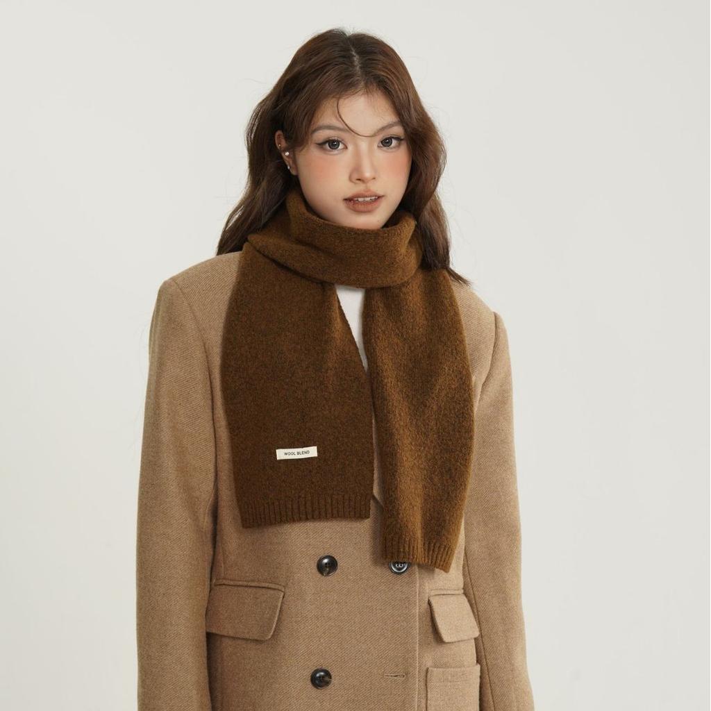 Minimalist Style Solid Color Knitted Scarf with Wool for Girls Winter Warm and Versatile Outdoor Soft Scarf.