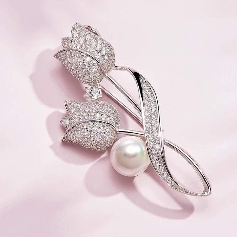 Tulip Brooch with Zircon Accents Elegant Korean Style Flower Pin for Women Suitable for Various Occasions and Accessories