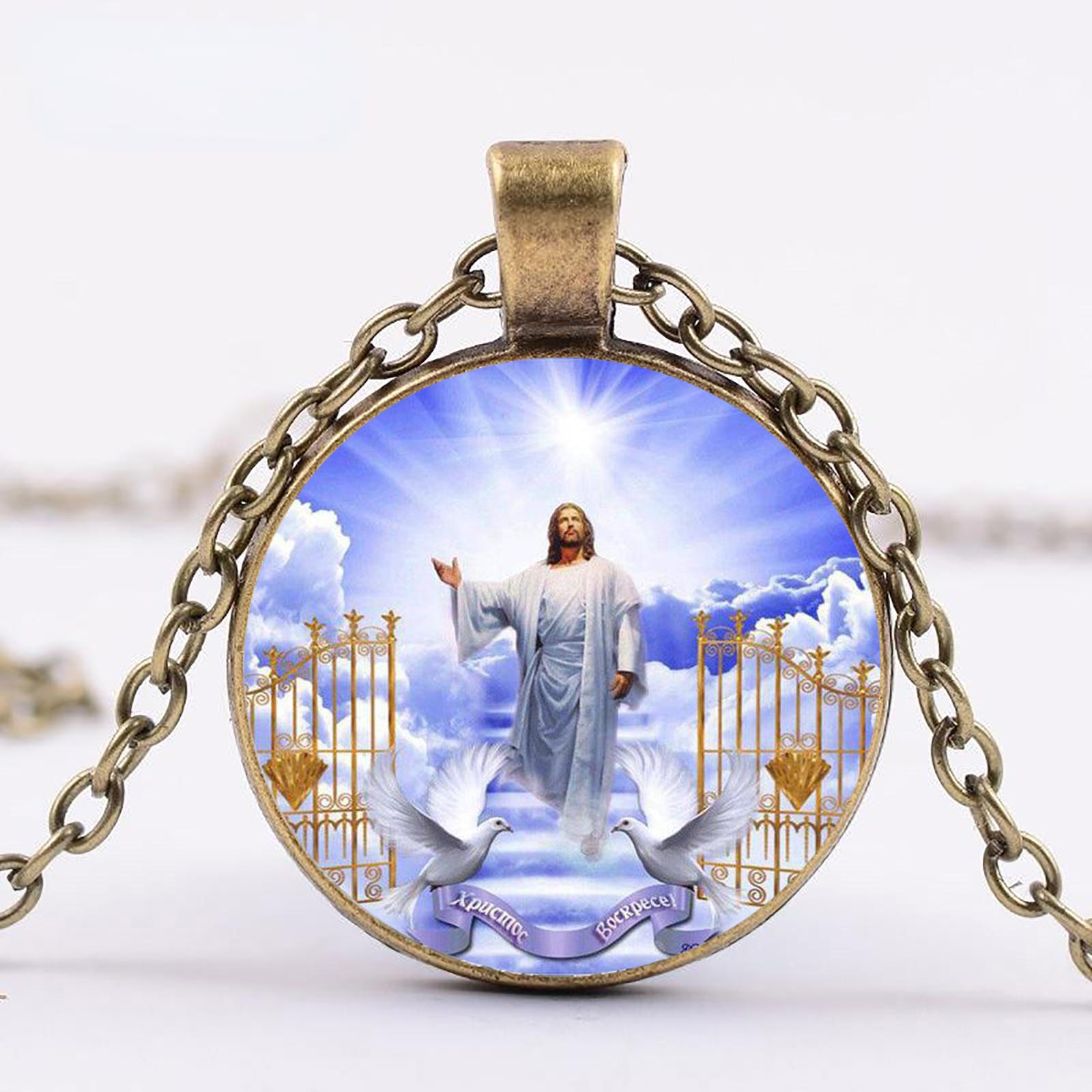 

A vintage style Jesus resurrection pendant Angel Wing glass pendant necklace fashion accessories, the perfect holiday gift for any occasion