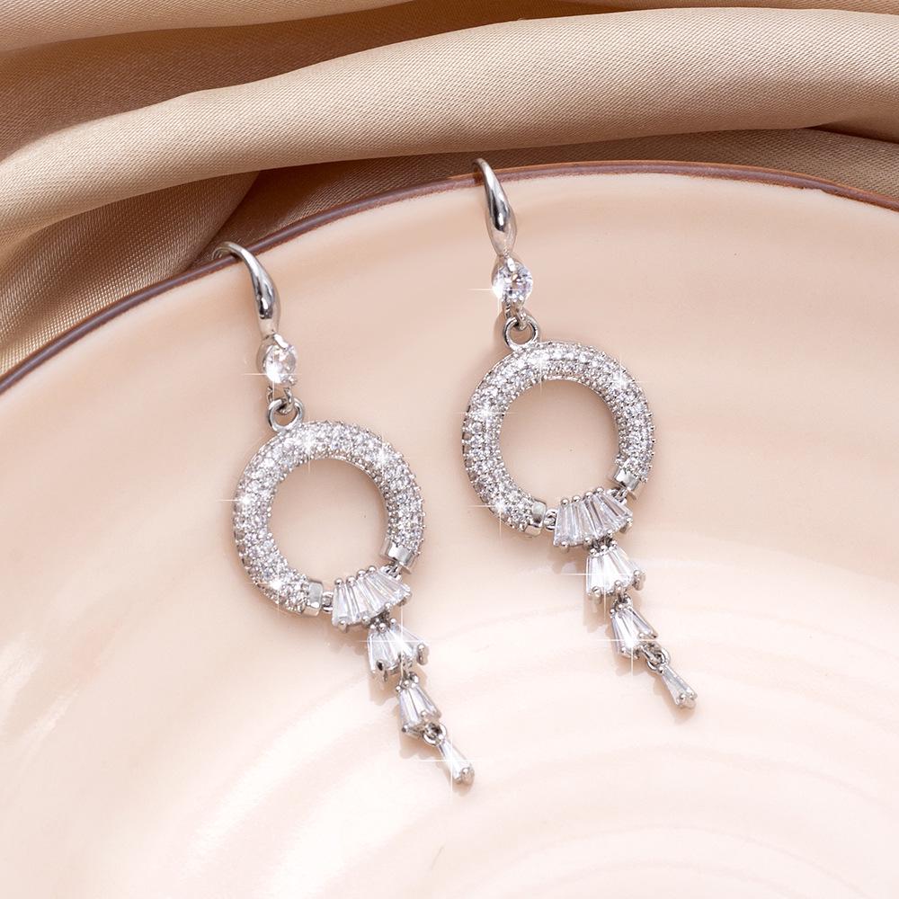 Koreańskie Luksusowe Kolczyki Damskie Geometryczne z Chwostami i Cyrkoniami na Prezent Świąteczny