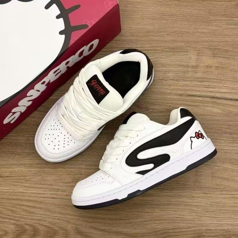 2025 New Retro Bread Shoes Women's Versatile Color Matching White Design Skateboard Shoes Classic High-value Casual Shoes Tide