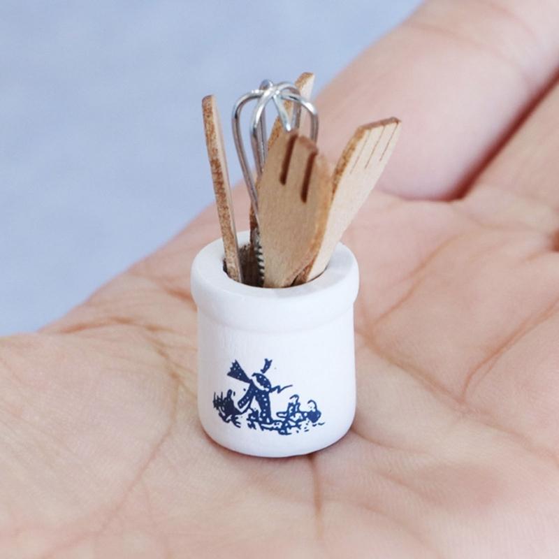 Realistyczny Zestaw Narzędzi Kuchennych do Domku dla Lalek 6 szt. Miniaturowe Łopatki Ubijaczki do Jajek do Ekspozycji Miniaturowej Sceny Kuchennej