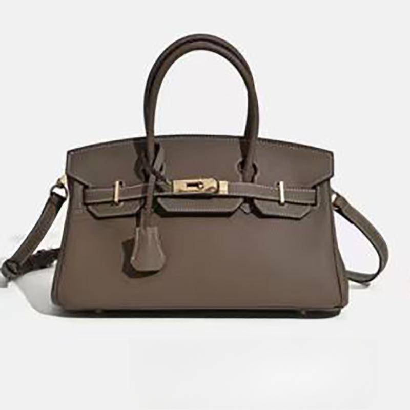 Diese horizontale mehrfarbige Platintasche ist modisch und vielseitig für den Arbeitsweg sowie eine Damen-Umhängetasche.