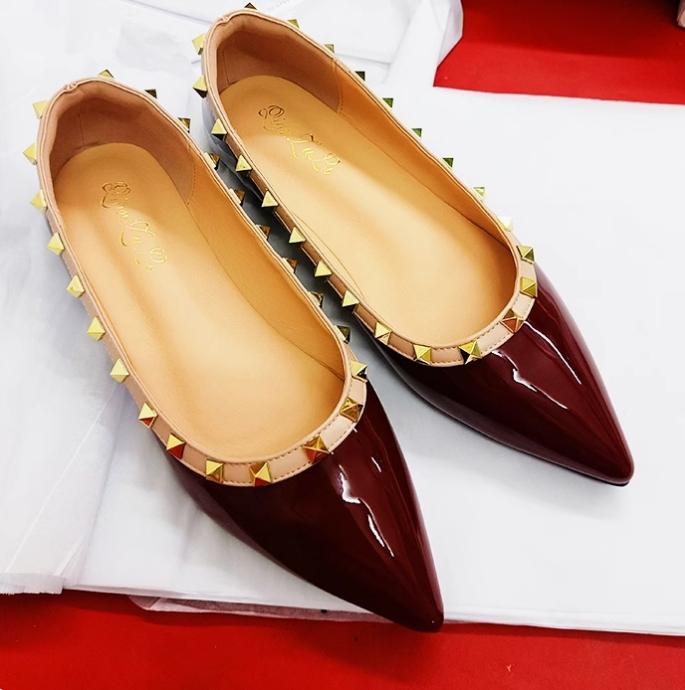 Fashion Small Size 31 32 33 Flat Shoes for Women Spring and Autumn Rivet Pointed Flat Shoes Shallow Large Size Shoes for Women 44 45