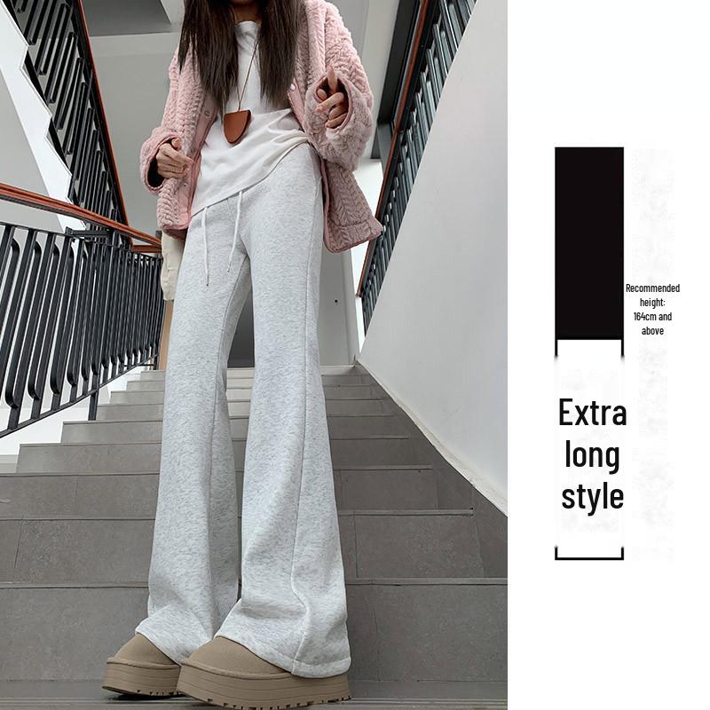 

Серые бархатные узкие расклешенные спортивные брюки-клеш для женщин - Коллекция осень/зима 2025 Large