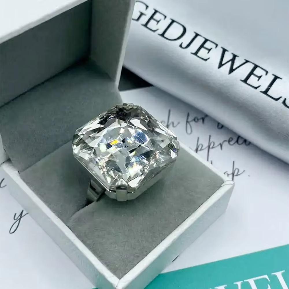 Exaggerated Colorful Square Sugar Cube Ring - Unique Jewelry Design for Women