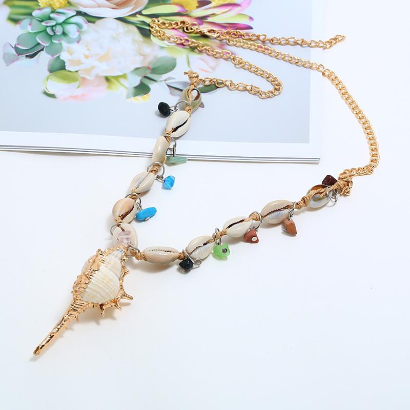 Fashionable Shell Necklace With Blue Sapphire Accents For Casual Wear And Parties