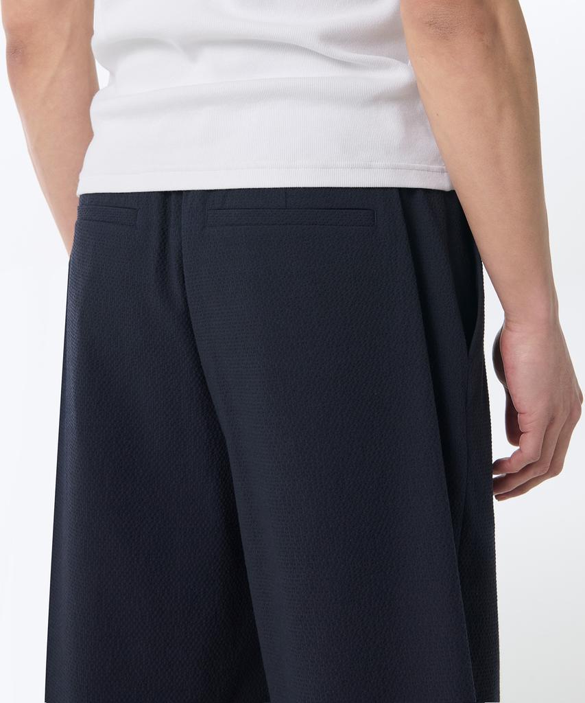 Musinsa Standard Seersucker One-Pleat Wide Banded Shorts [Navy]