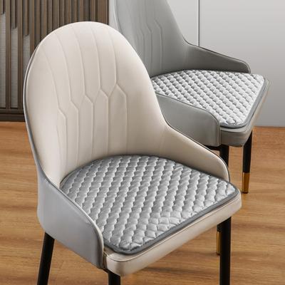 Textil do obýváku a jídelny – Potahy na židle