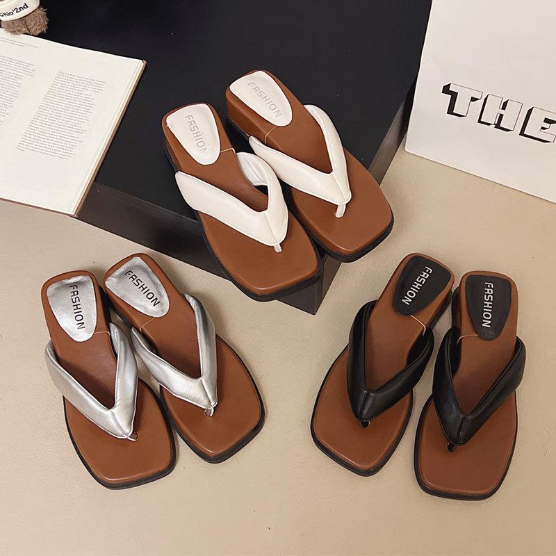 Fashion Toe Flip-flops Spring and Summer 2025 New Outer Wear Thick-soled White Cool Slippers Large Size Sandals Women's Trend