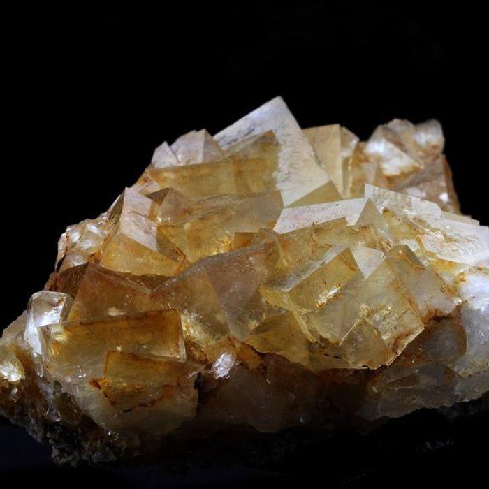 Pierres et Minéraux. Fluorite. 1234.0 ct. Arbouet, Pyrénées-Atlantiques, France..