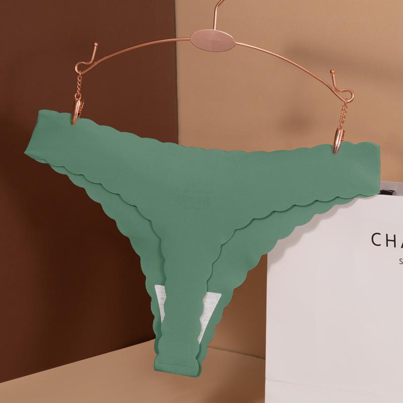 Women's Ice Silk Low-Waist Seamless Panties with Pure Cotton Crotch - Sexy European & American Plus Size Triangle Design