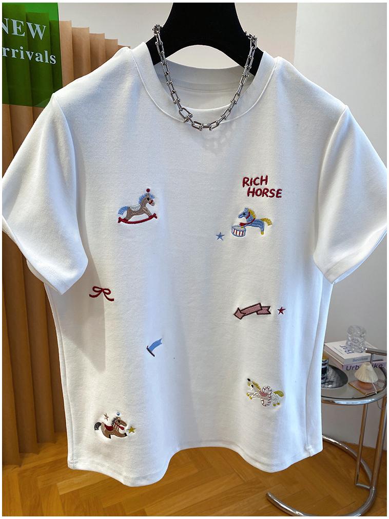 De Rong Plus Size Embroidered Horse Year Short Sleeve T-shirt for Women - Loose & Slimming Fit for Early Spring/Autumn