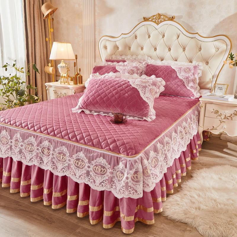 3pcs of Thickened Autumn and Winter Lace Bed Skirt, Crystal Velvet Bed Skirt Lace Bed Cover, Soft and Comfortable, Bedroom and Guest Room Bedding