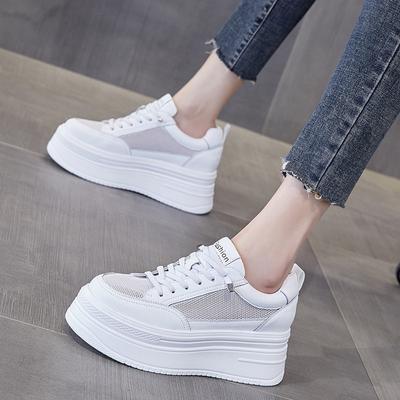 Buty damskie Wiosna i Lato Nowe skórzane damskie oddychające grube podeszwy małe białe buty Hollow Mesh Slip-on buty damskie