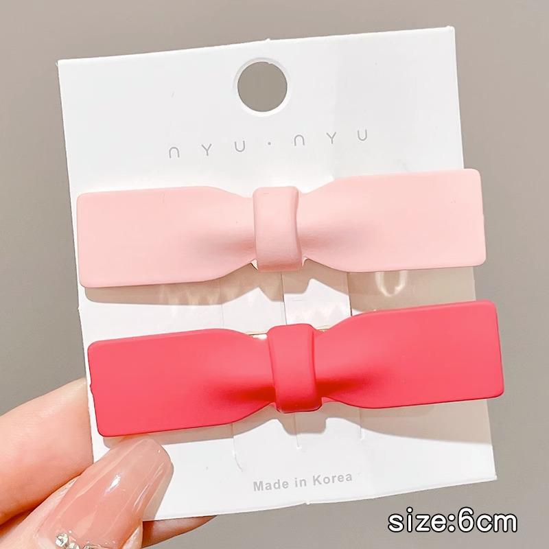 Pink Dopamine Hair Clip: Y2K Seamless Round Hairpin - Cute Small Side Clip for Women’s Bangs