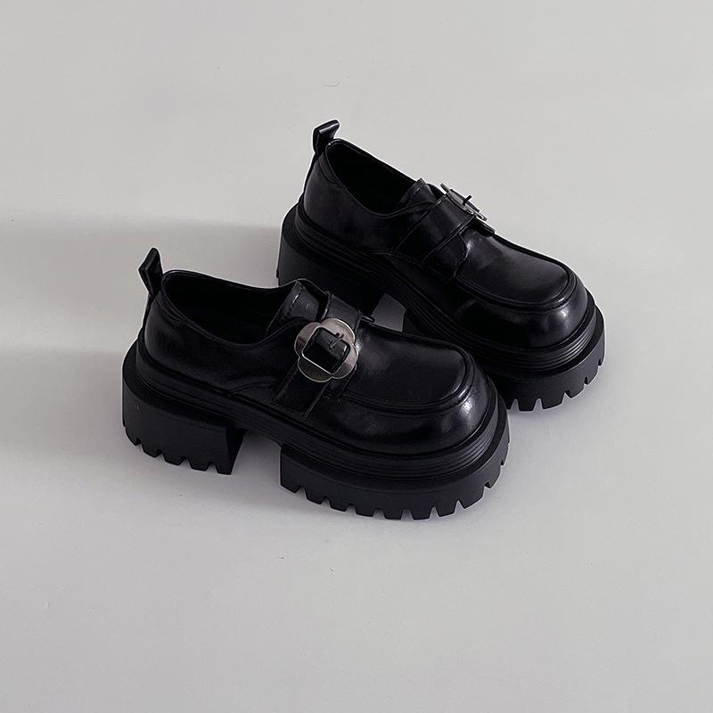 

Пряжка ремня голова сумки одинарная обувь лоферы женские осень и зима модные универсальные нишевые повседневные туфли модные универсальные маленькие кожаные туфли 40 матовый черный