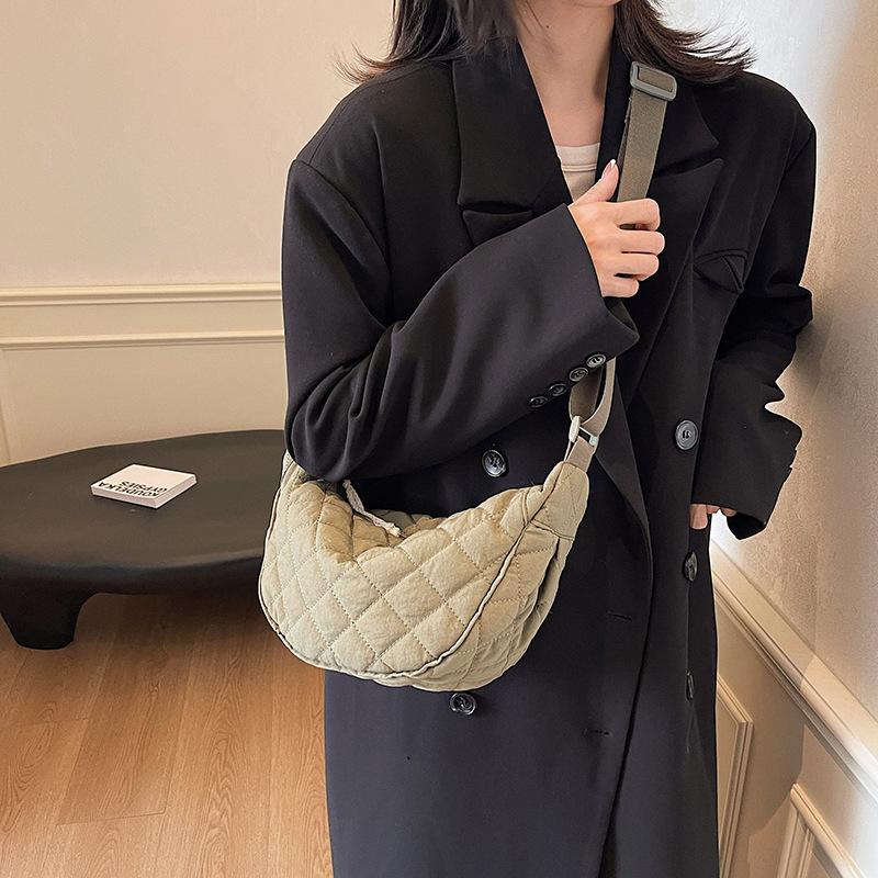 Crossbody Bag Women's Rhombus Casual Dumpling Bag Men's Casual Large-capacity Shoulder Bag Autumn and Winter New Light Commuter Bag