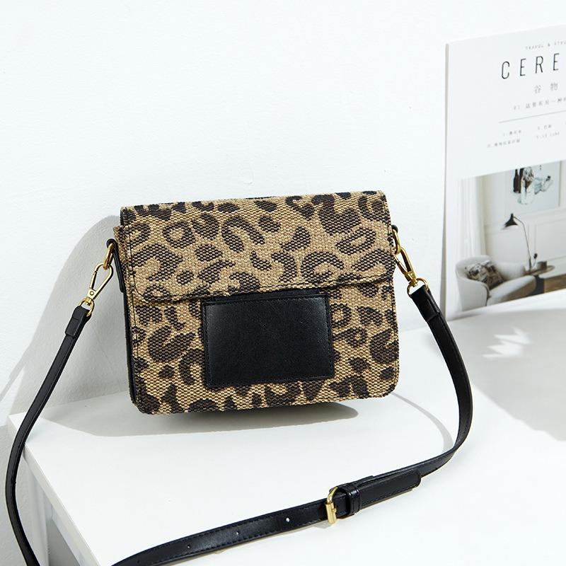 Niche Design Autumn and Winter Large Bag Women's Bag New Leopard Print Small Square Bag Versatile Shoulder Armpit Bag