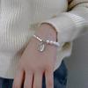 Bracelet Perle Irregulière Forme Spéciale Française Bracelet Femmes Niche Luxe Léger Exquis Doré Demi-Bracelet Bracelet Accessoires